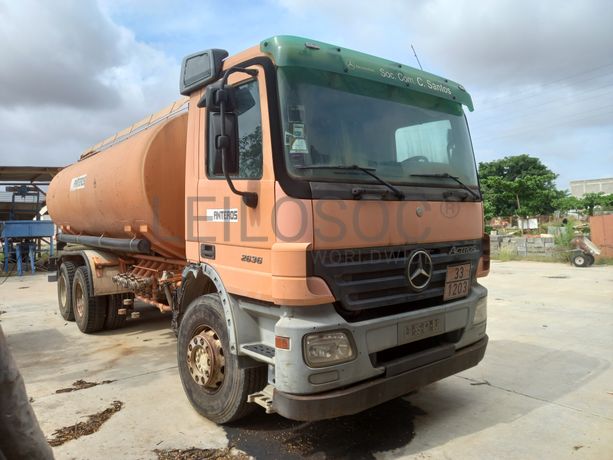 Camião Cisterna da marca MERCEDES BENZ, modelo ACTROS-6x4-4