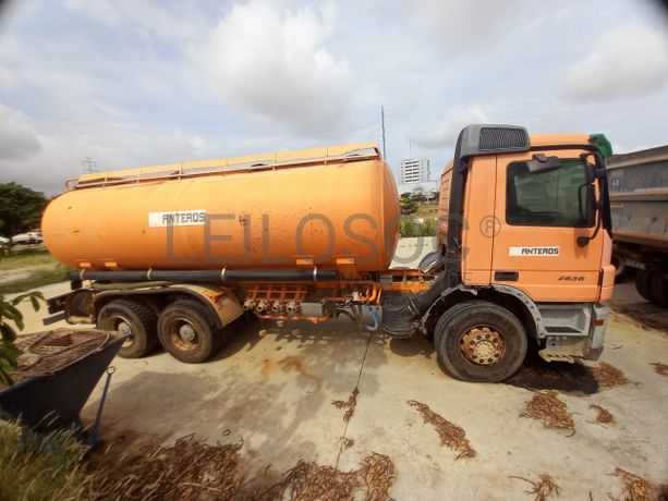 Camião Cisterna da marca MERCEDES BENZ, modelo ACTROS-6x4-4