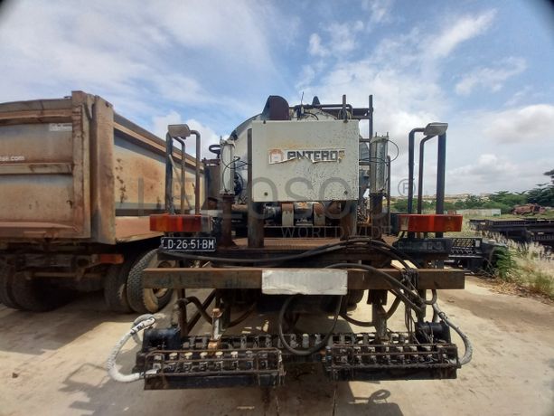 Camião Cisterna Betum. da marca MAN, modelo TGA-26.360