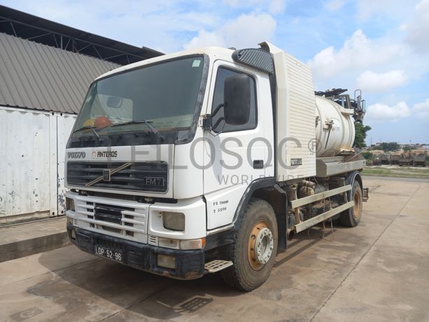 Camião de Saneamento da marca VOLVO, modelo FM7-43-4,10-2000