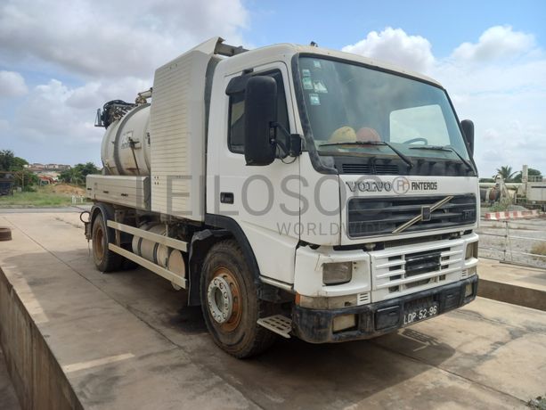 Camião de Saneamento da marca VOLVO, modelo FM7-43-4,10-2000