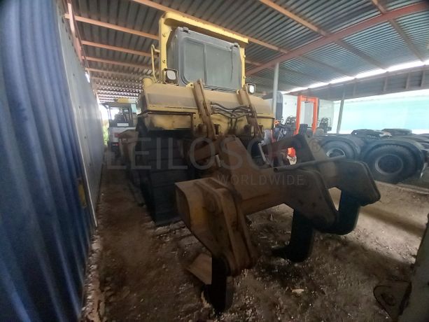 Trator de Rastos da marca CATERPILLAR, modelo D6R II STD