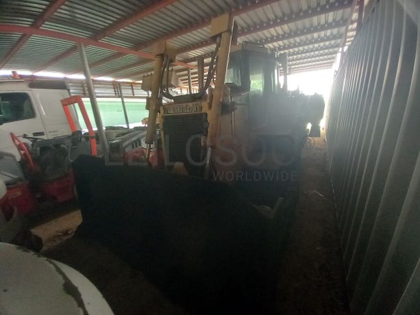 Trator de Rastos da marca CATERPILLAR, modelo D6R II STD