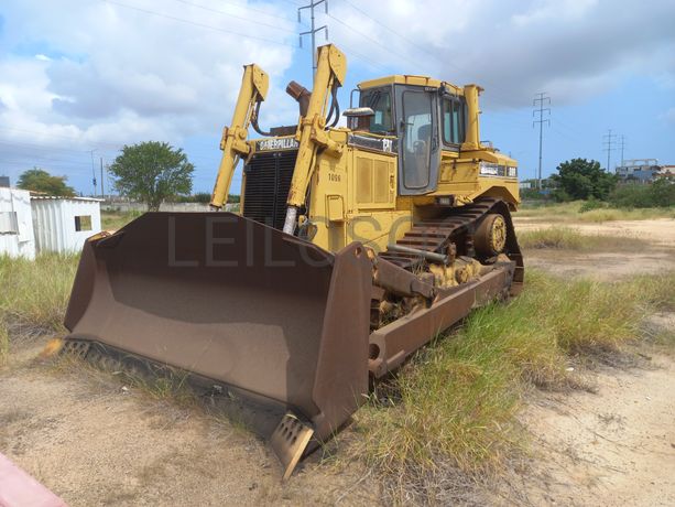 Tractor de Rastos 40 T da marca CATERPILLAR, modelo D8R