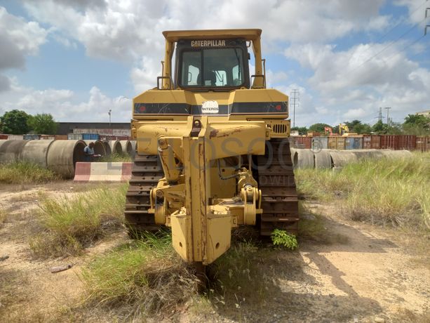 Tractor de Rastos 40 T da marca CATERPILLAR, modelo D8R
