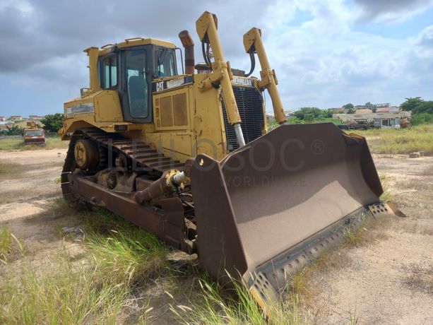 Tractor de Rastos 40 T da marca CATERPILLAR, modelo D8R