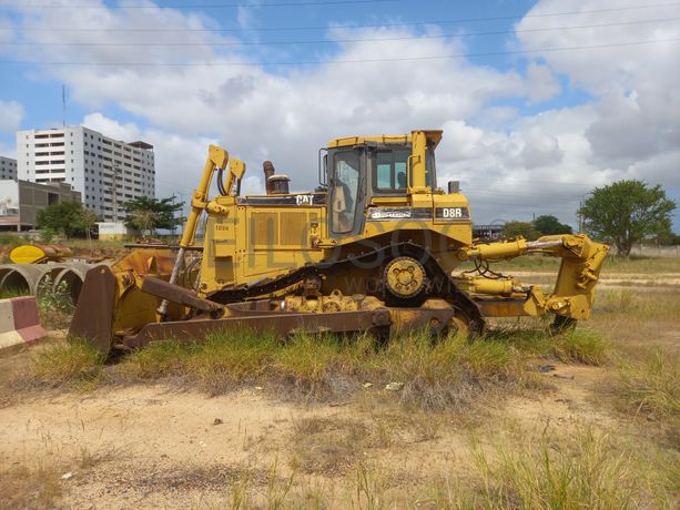 Tractor de Rastos 40 T da marca CATERPILLAR, modelo D8R