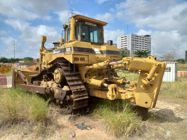 Tractor de Rastos 40 T da marca CATERPILLAR, modelo D8R