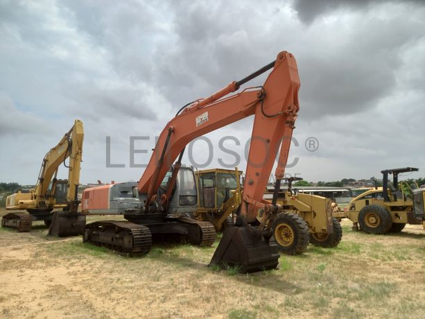 Escavadora de Rastos da marca HITACHI, modelo ZX200-3