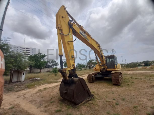 Escavadora de Rastos da marca KOMATSU, modelo PC 450