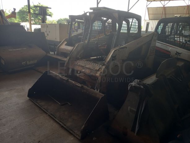 Pá Carregadora (mini) de Pneus da marca BOBCAT, modelo S 150 B