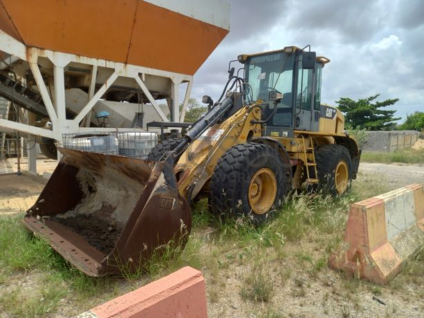 Pá Carregadora de Pneus da marca CATERPILLAR, modelo 930H