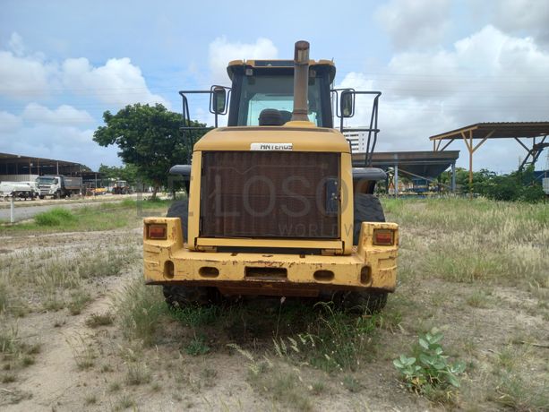 Pá Carregadora de Pneus da marca CATERPILLAR, modelo 962H