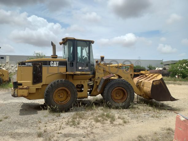 Pá Carregadora de Pneus da marca CATERPILLAR, modelo 938G