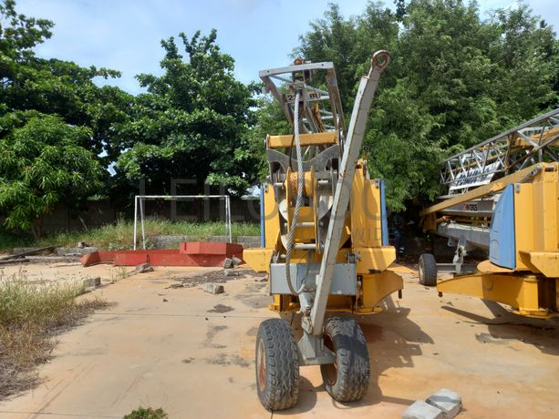 Grua Automontante da marca POTAIN, modelo IGO-18