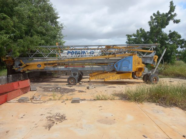 Grua Automontante da marca POTAIN, modelo IGO-18