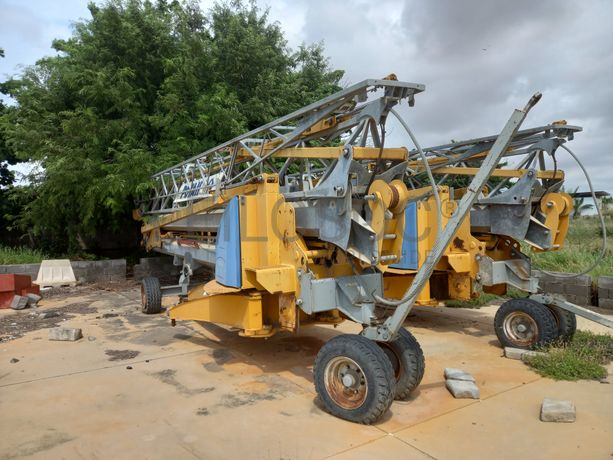 Grua Automontante da marca POTAIN, modelo IGO-18