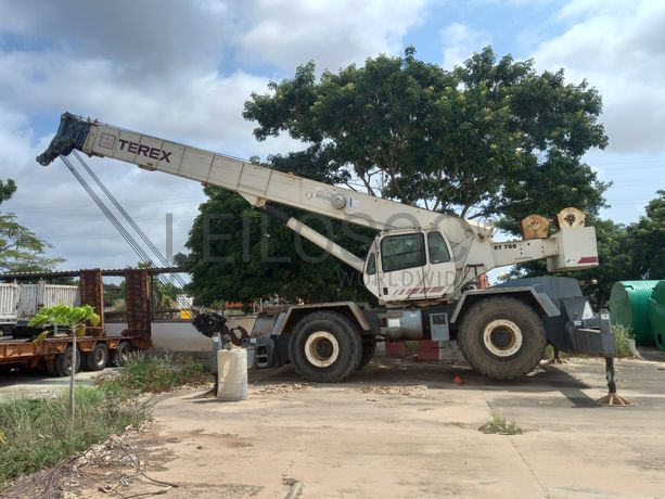Grua Móvel da marca TEREX, modelo RT780-80T