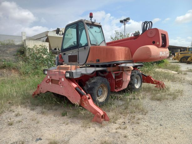 Multicarregador da marca MANITOU, modelo MRT 1635
