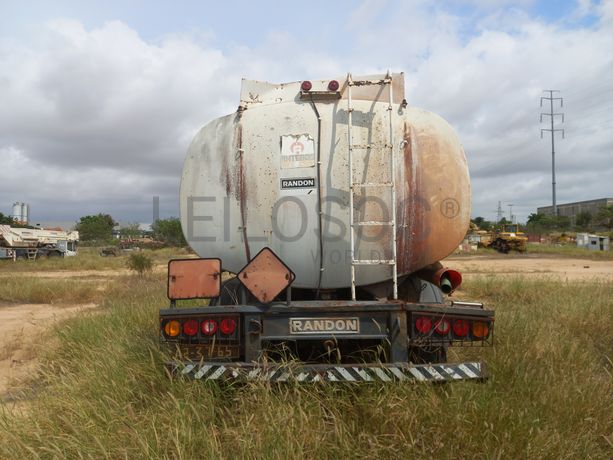 Semirreboque Cisterna de Combustível da marca RANDON, modelo SR TQ TL 02 35