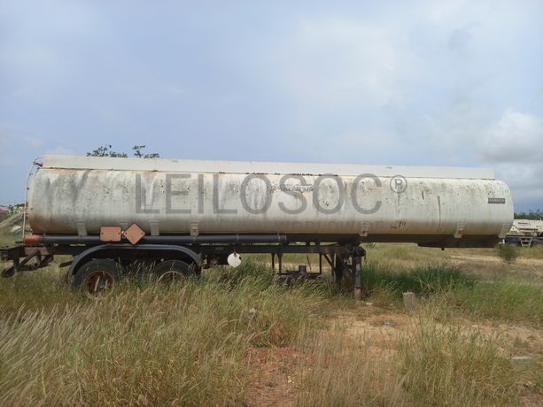 Semirreboque Cisterna de Combustível da marca RANDON, modelo SR TQ TL 02 35