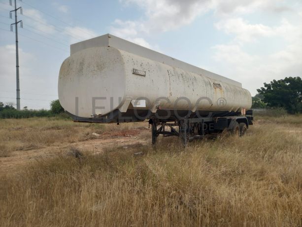 Semirreboque Cisterna de Combustível da marca RANDON, modelo SRTQLT0235