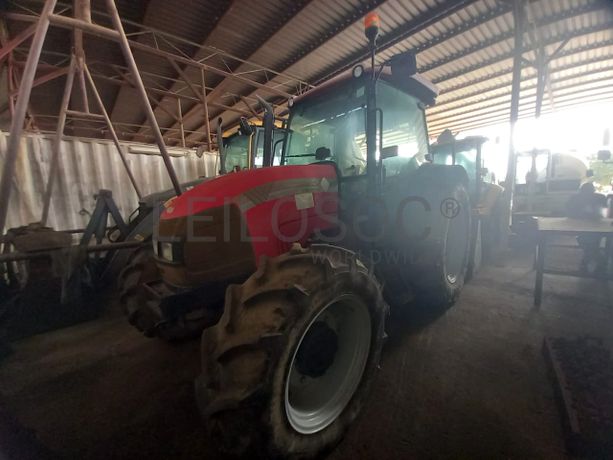 Trator Agrícola da marca MCCORMICK, modelo C MAX90