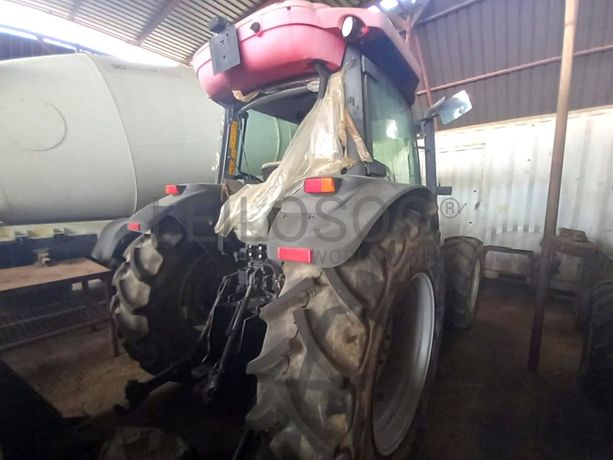 Trator Agrícola da marca MCCORMICK, modelo C MAX90