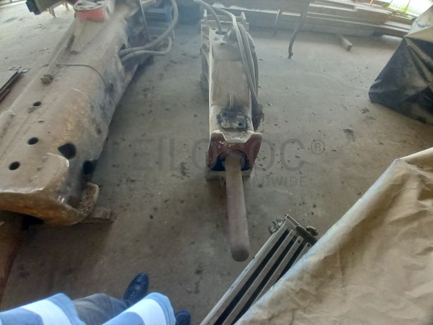 Martelo Hidráulico da marca M. FURUKAWA, modelo F12