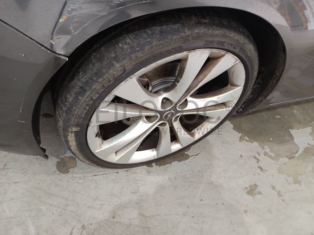 Opel Insígnia Sports Tourer Diesel CDTI · Ano 2010