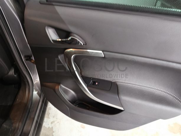 Opel Insígnia Sports Tourer Diesel CDTI · Ano 2010