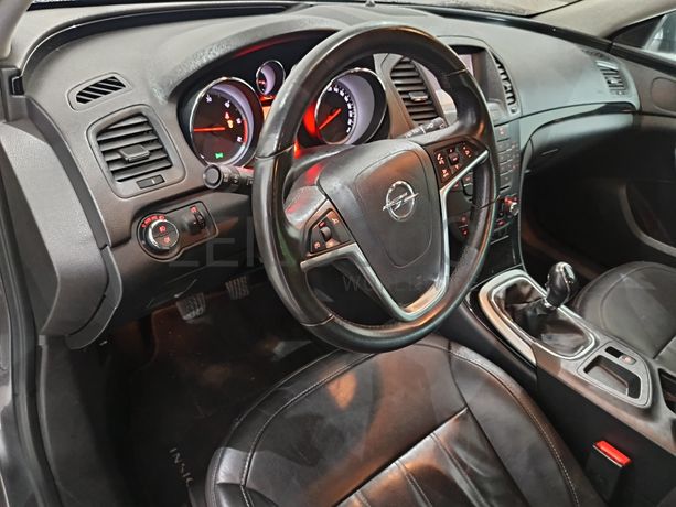 Opel Insígnia Sports Tourer Diesel CDTI · Ano 2010