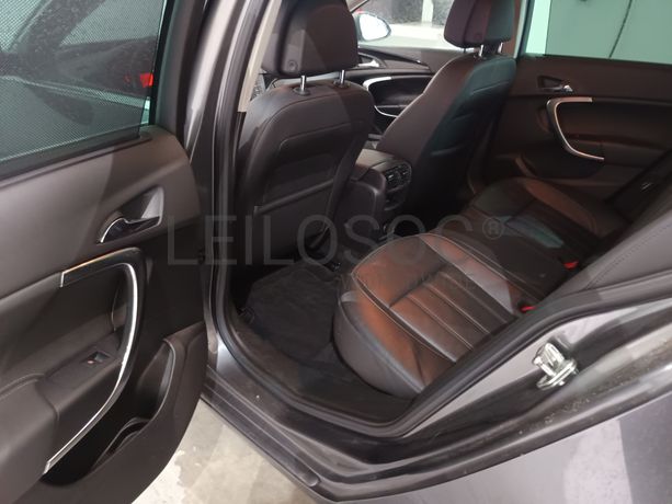 Opel Insígnia Sports Tourer Diesel CDTI · Ano 2010