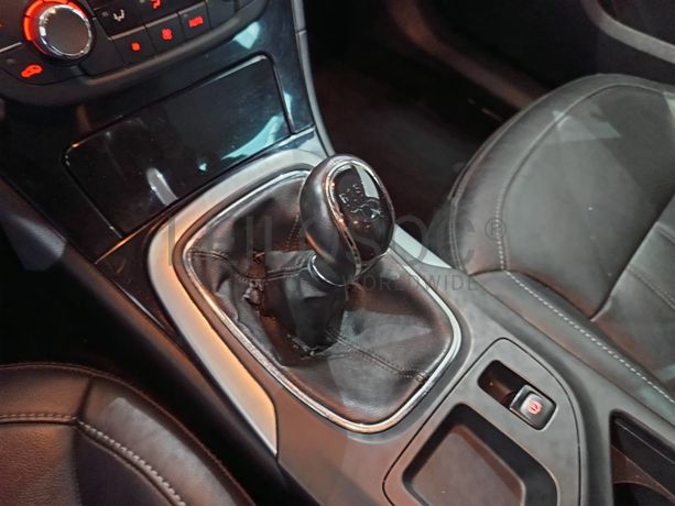 Opel Insígnia Sports Tourer Diesel CDTI · Ano 2010