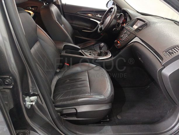 Opel Insígnia Sports Tourer Diesel CDTI · Ano 2010