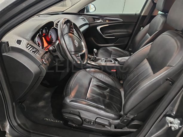 Opel Insígnia Sports Tourer Diesel CDTI · Ano 2010