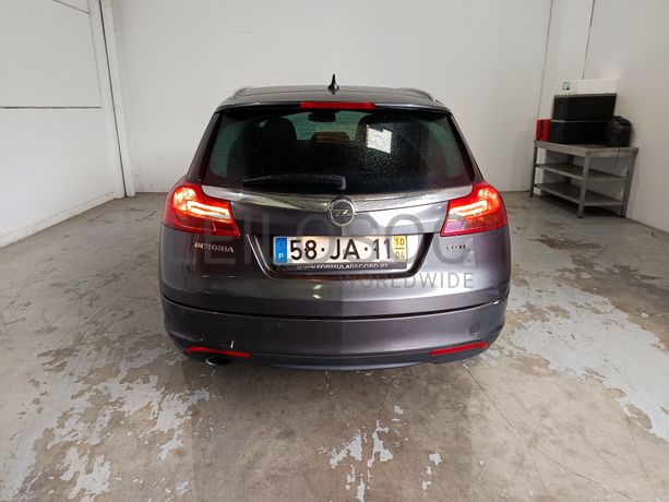 Opel Insígnia Sports Tourer Diesel CDTI · Ano 2010