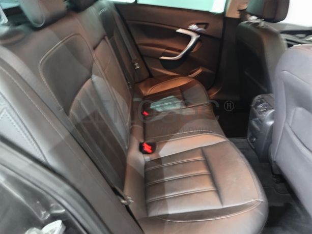 Opel Insígnia Sports Tourer Diesel CDTI · Ano 2010