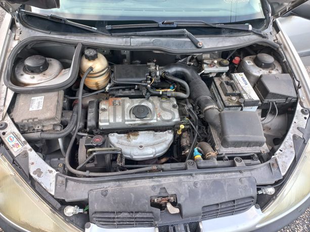 Peugeot 206 · Ano 1999