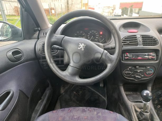 Peugeot 206 · Ano 1999
