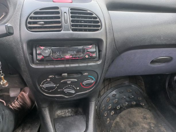 Peugeot 206 · Ano 1999