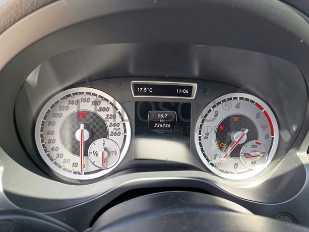 Mercedes-Benz A180 · Ano 2013