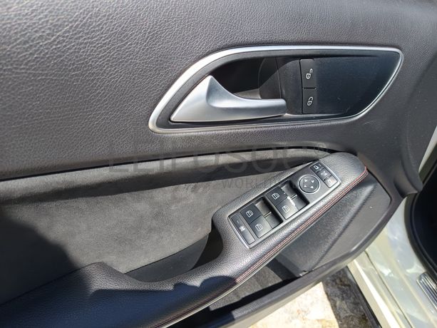 Mercedes-Benz A180 · Ano 2013