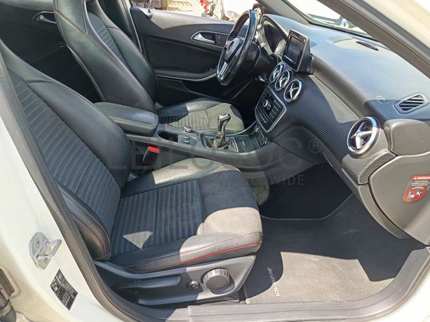 Mercedes-Benz A180 · Ano 2013