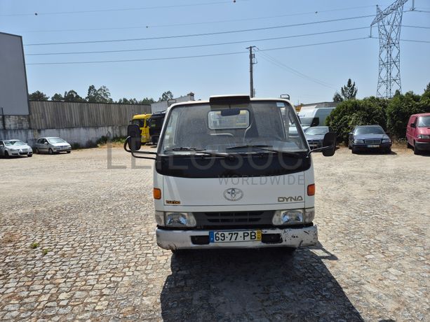 Toyota Dyna · Ano 2000