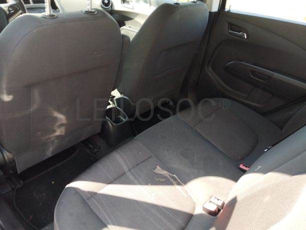 Chevrolet Aveo · Ano 2012