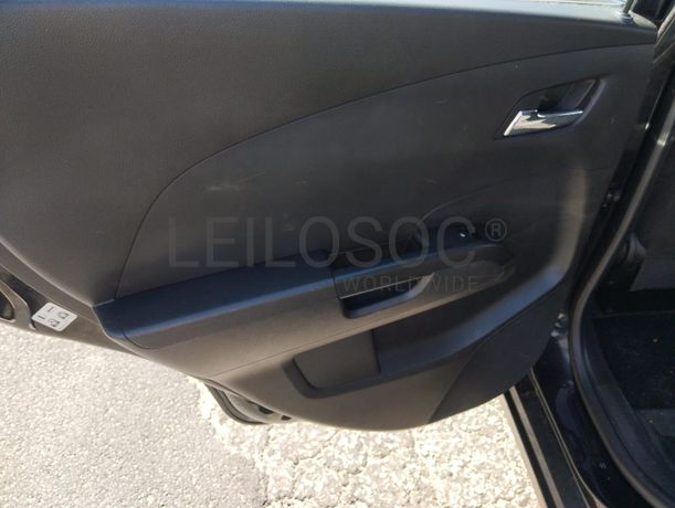 Chevrolet Aveo · Ano 2012