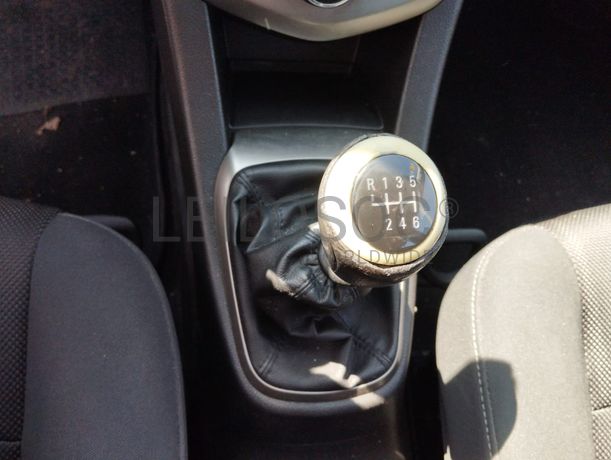 Chevrolet Aveo · Ano 2012