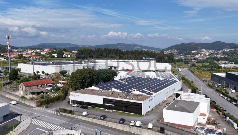 Unidade Industrial Completa · Armazém + Tinturaria