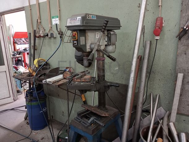 Unidade Industrial Completa · Armazém + Tinturaria